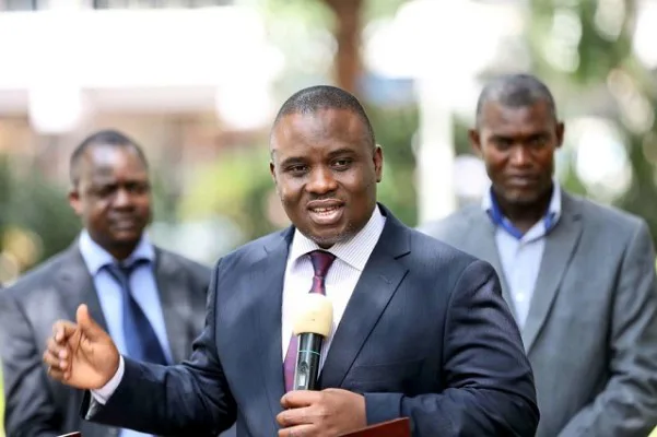 Ouganda : l'avocat de l'opposant Besigye inculpé pour trahison